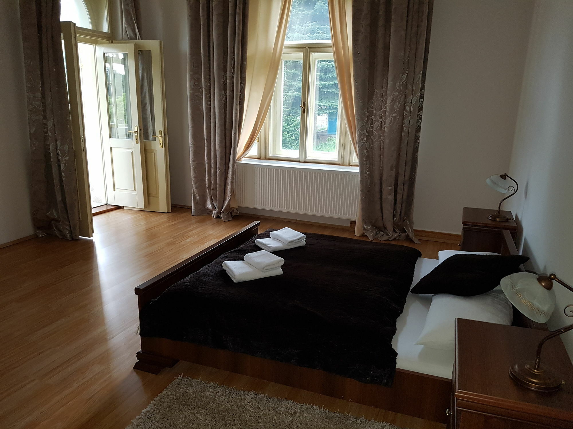 Villa Sofia Apartments Karlowe Wary Zewnętrze zdjęcie