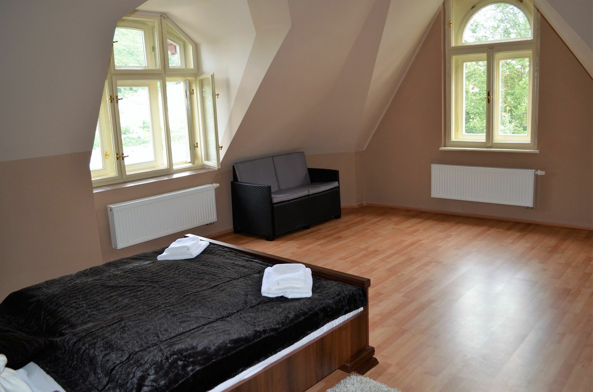 Villa Sofia Apartments Karlowe Wary Zewnętrze zdjęcie